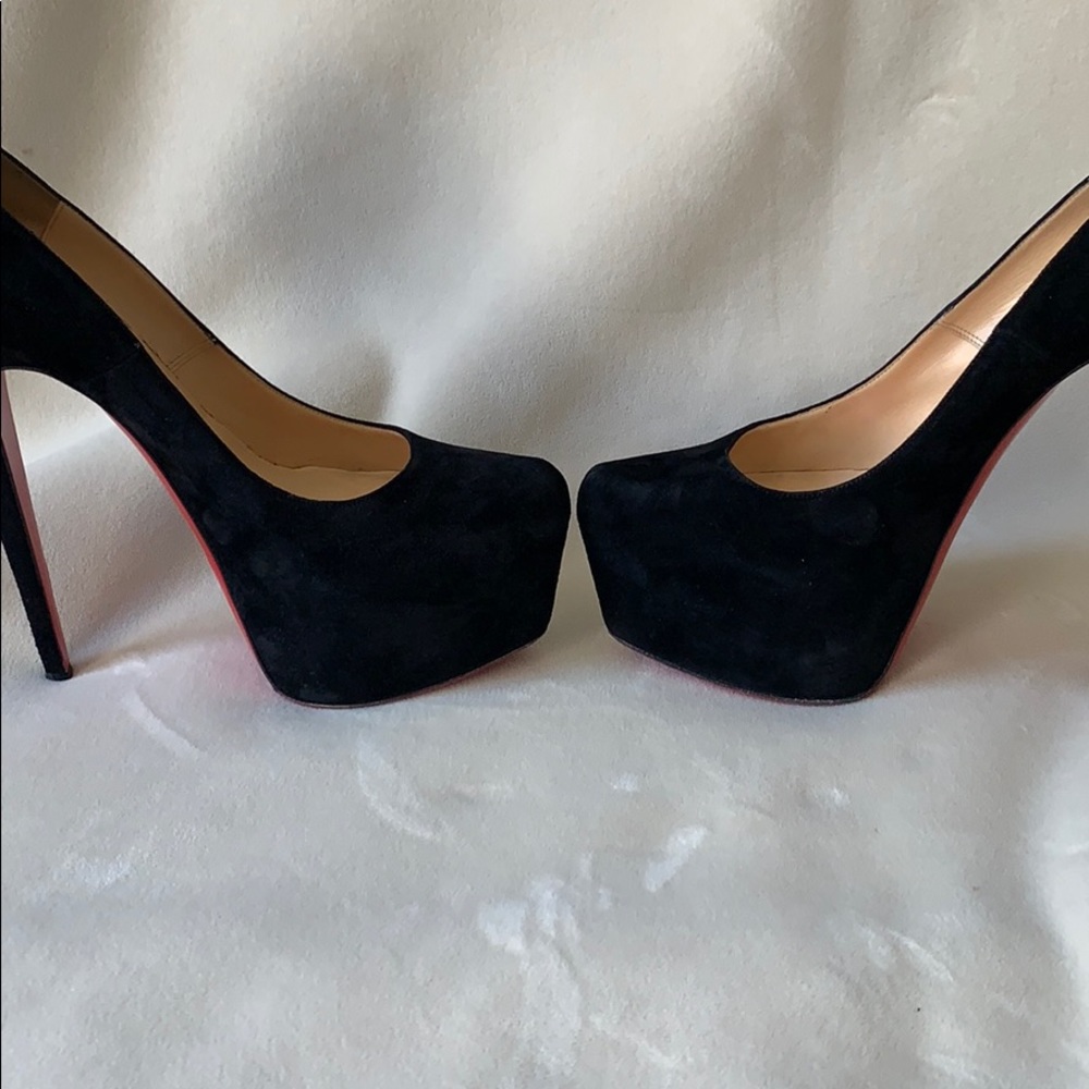 Christian Louboutin black heels - Picture 5 of 8